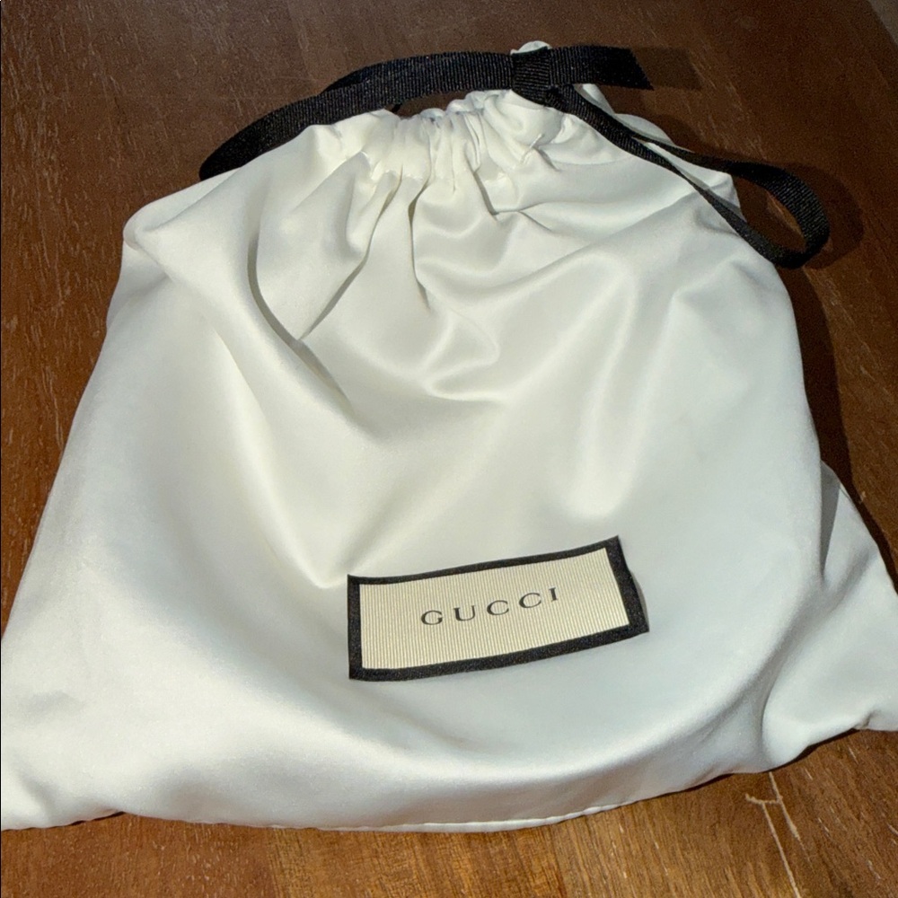 Gucci Black Belt with Silver Interlocking G Buckle - Picture 4 of 4